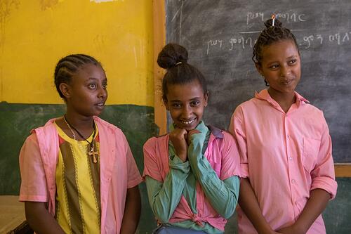 meisjes naar school Ethiopië