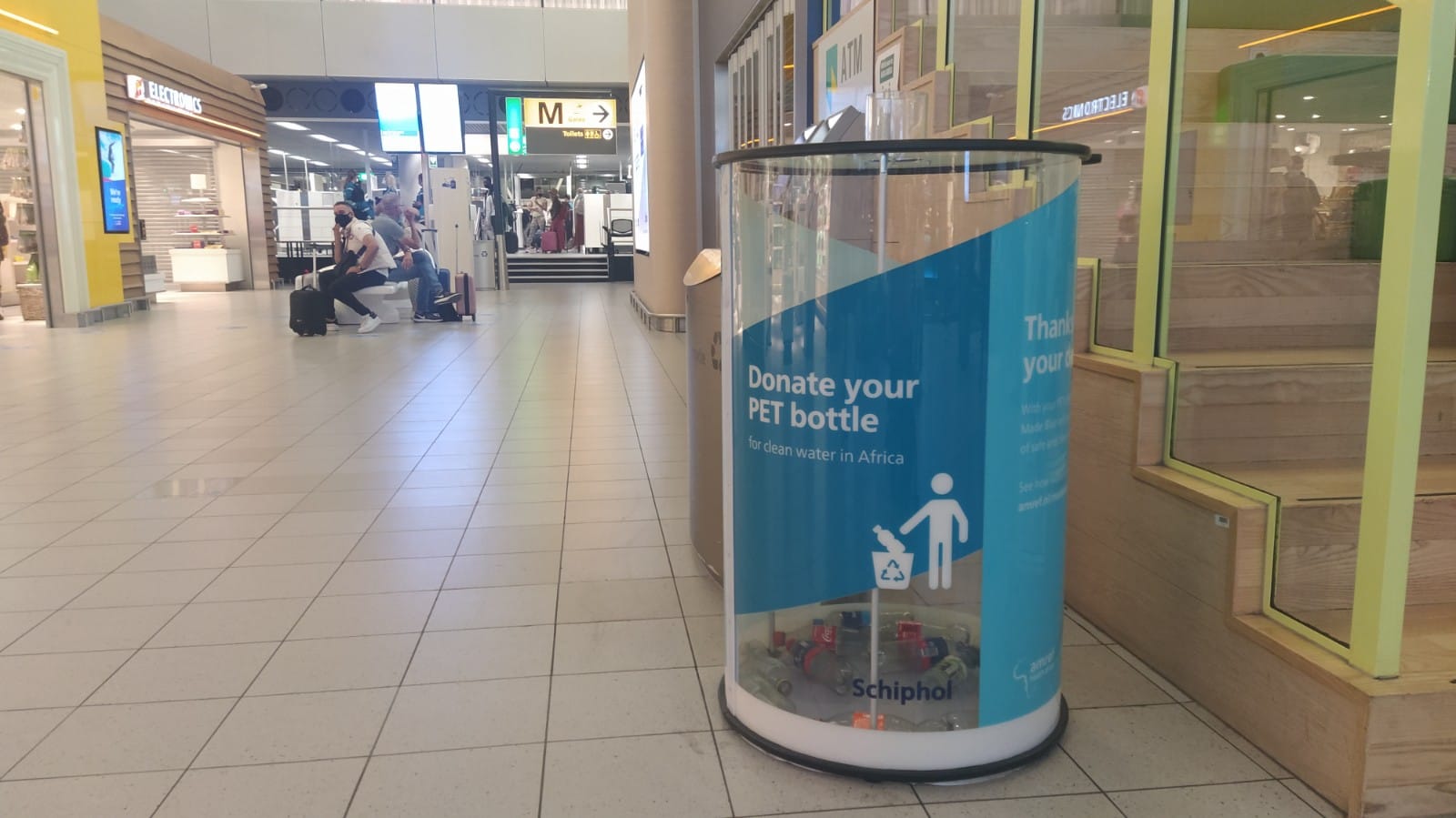 Donatiebak PET-flesjes Schiphol